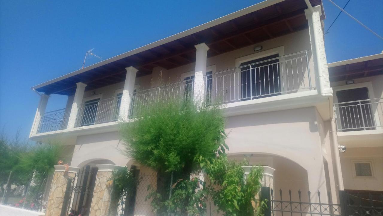 Mary'S Apartments Close To The Sea Agios Georgios  ภายนอก รูปภาพ